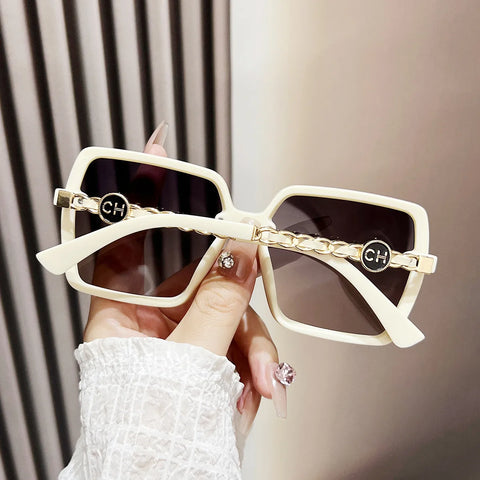 2025 new style small fragrance style light luxury fashionable sunglasses for women(DS-2010)