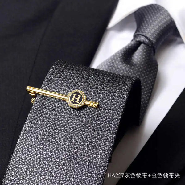 High Quality Red and Blue 8CM Wide Edition Men's Fashionable Business Banquet Shirt Accessories Handcrafted Tie and Tie Clip